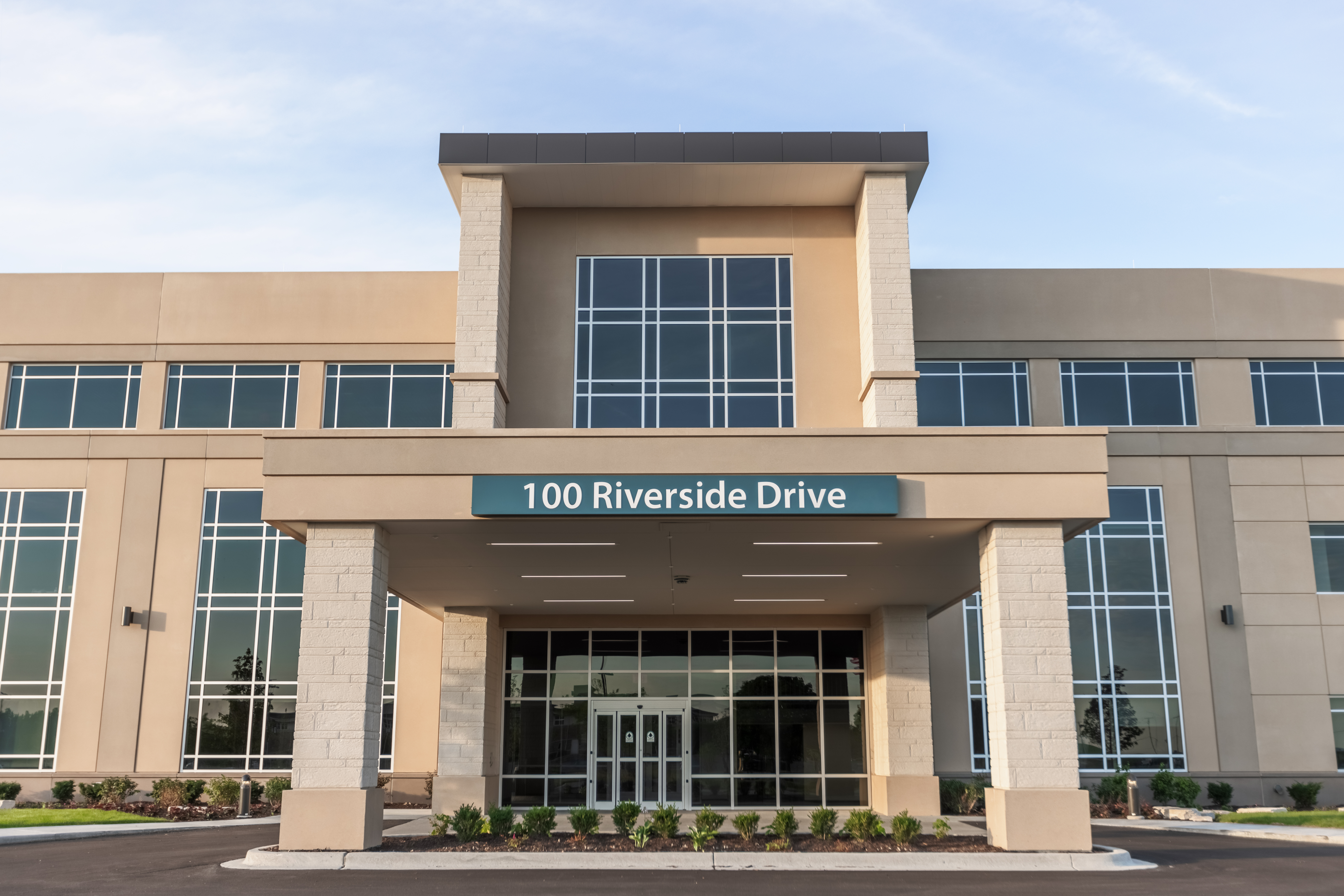 main front entrance to Bourbonnais Immediate Care at 100 Riverside Drive