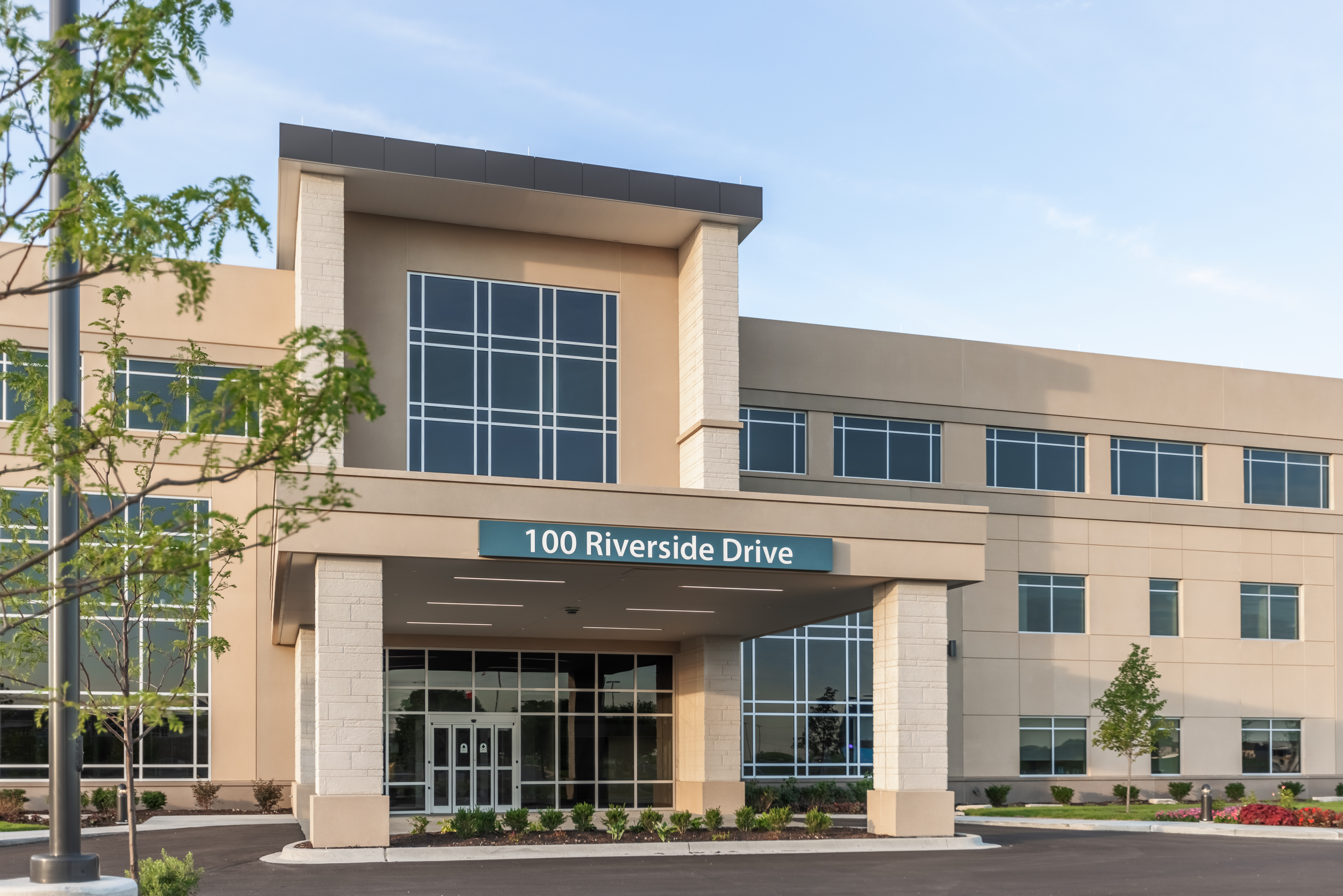 Exterior entrance to Riverside WorkForce Health at the Orthopedic and Spine Center in Bourbonnais, Illinois